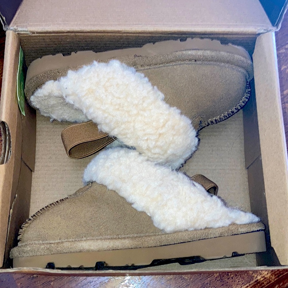 Loki Toddler Bearpaw slippers